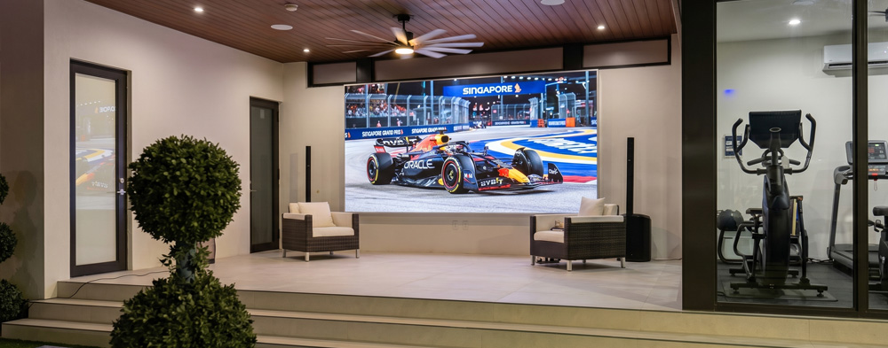 Key Features of an Outdoor TV